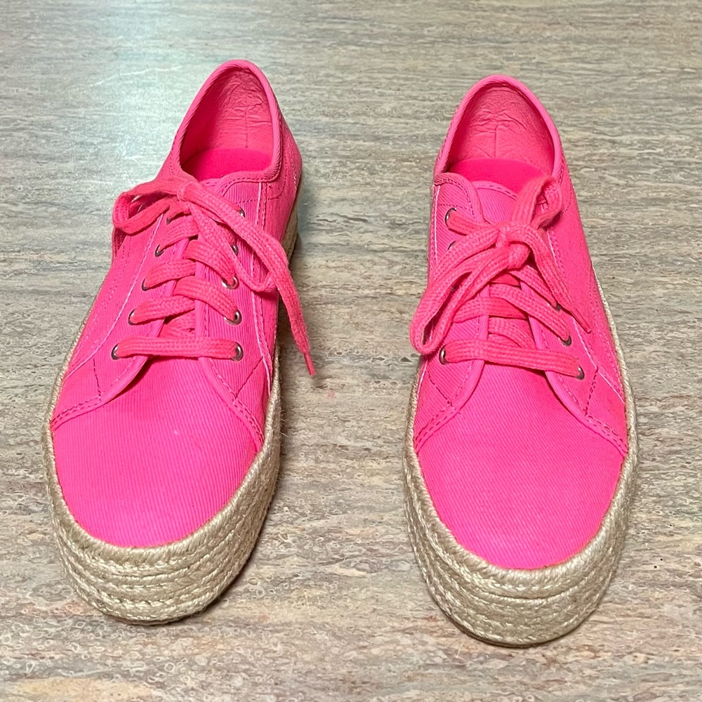 NWOB Wild Pair Sofiya neon pink espadrille platform sneakers